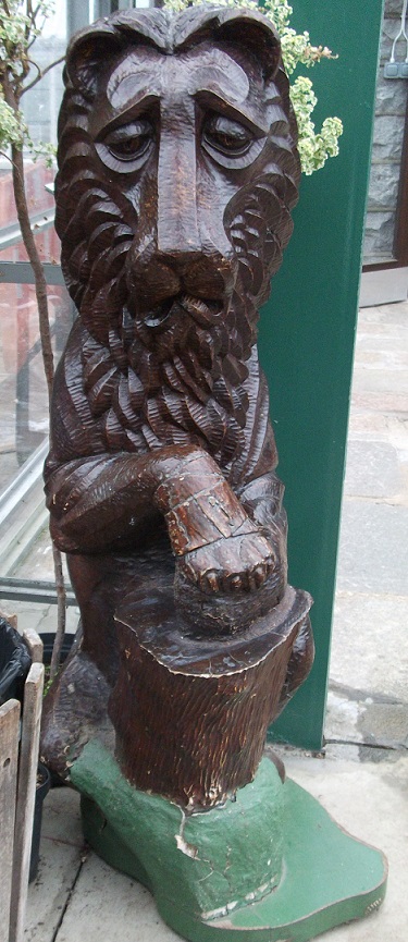 Lion sculpture