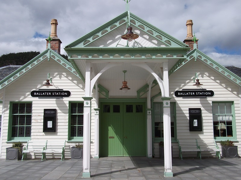 Ballater railway station frontage
